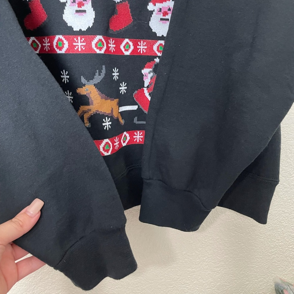 Christmas sweater size Medium holiday sweater - Picture 5 of 9